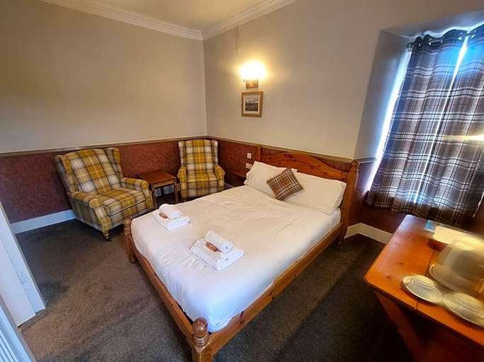 Bedroom 2, Roy Bridge Hotel, Highland