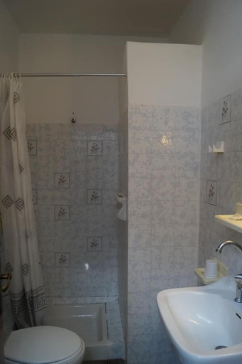 Bathroom 3, Jason Rooms Studios, Crete