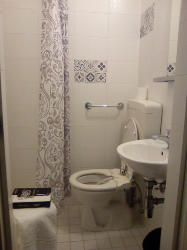 Bathroom 3, Fasthotel, Ravenna