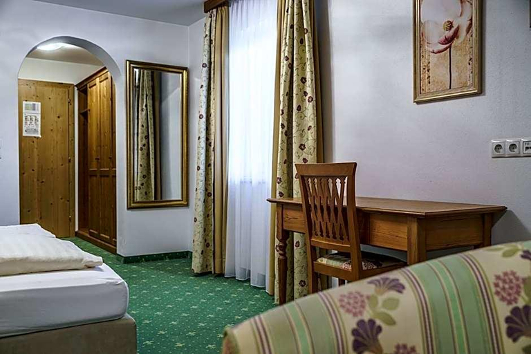 Bedroom 4, Almhof Lackner, Schwaz