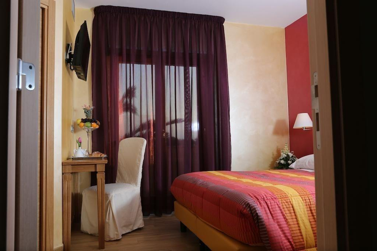Bedroom 2, Maison Reale, Foggia