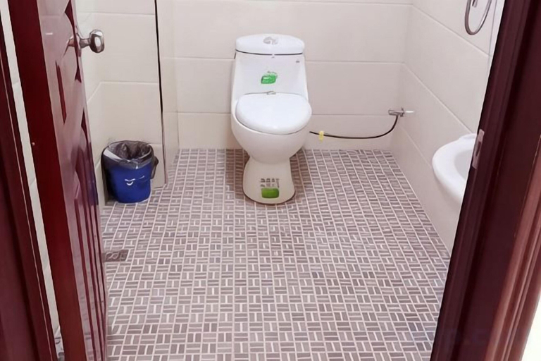 Bathroom 3, Bingyugou Jiahua Business Hotel, Dalian