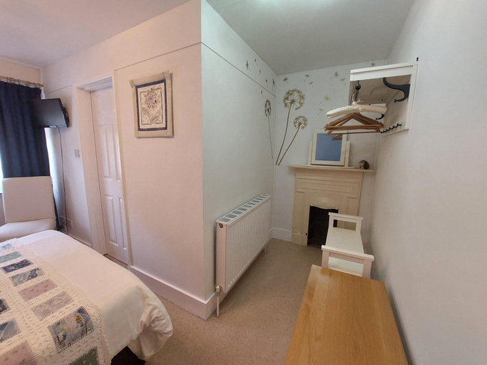 Room 2, The Denes Guest House, Devon