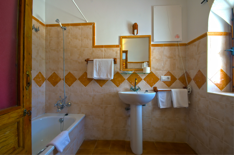 Bathroom 3, El Palomar de la Breña, Cádiz