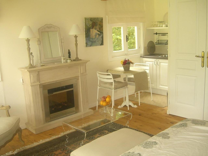 Bedroom 4, Loisette, Ille-et-Vilaine