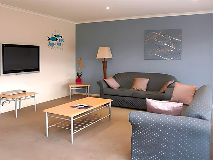 Room 2, Waterview Luxury Apartments, Bega Valley