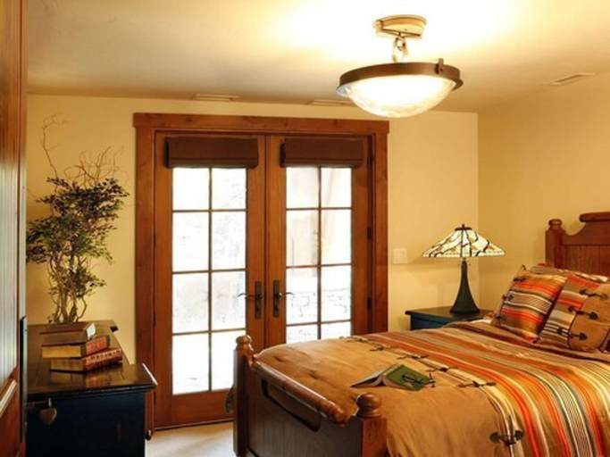 Room 3, Headwaters at Eagle Ranch Resort, East Kootenay