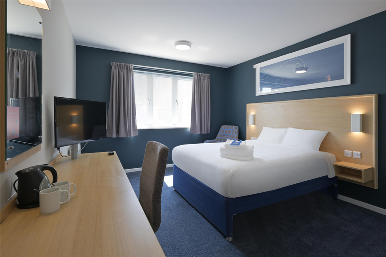 Bedroom 3, Travelodge Shrewsbury Battlefield, Shropshire