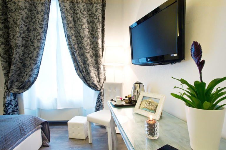 Room 2, Rome Key Home, Rome