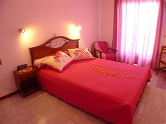 Bedroom 2, Samos Bay Hotel by Gagou Beach, North Aegean