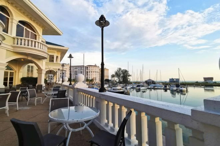 Outdoor dining, PD Admiral Cove Private Unit - Up to 4 Pax, Port Dickson