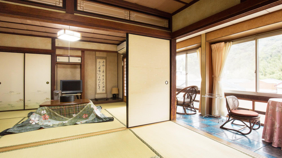 Bedroom 2, Izumiya Ryokan' Tawarayama Onsen, Nagato