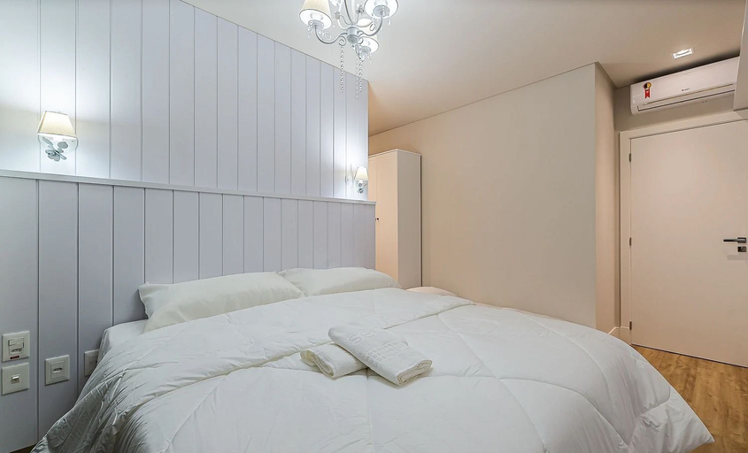 Room 5, Apto moderno c/ vista mar a 75m da praia LLR802, Porto Belo