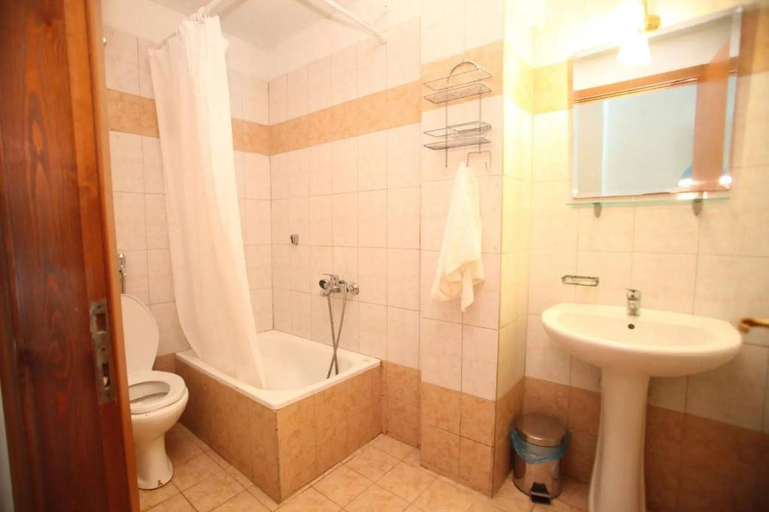 Bathroom, Mallas Hotel, Central Macedonia