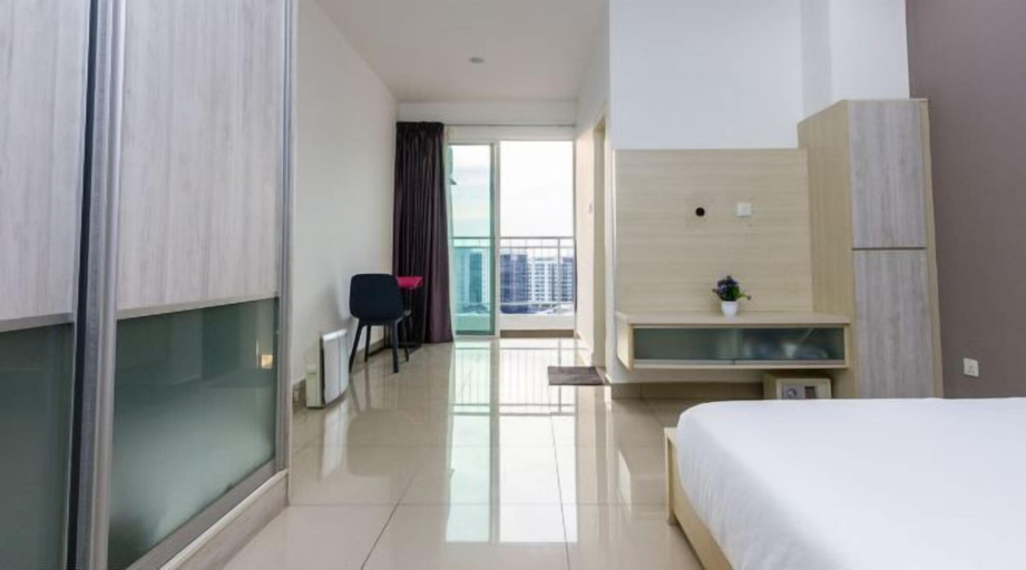 Room 1, Rumahku LRT, Ara Damansara, near Subang Airport, Petaling Jaya