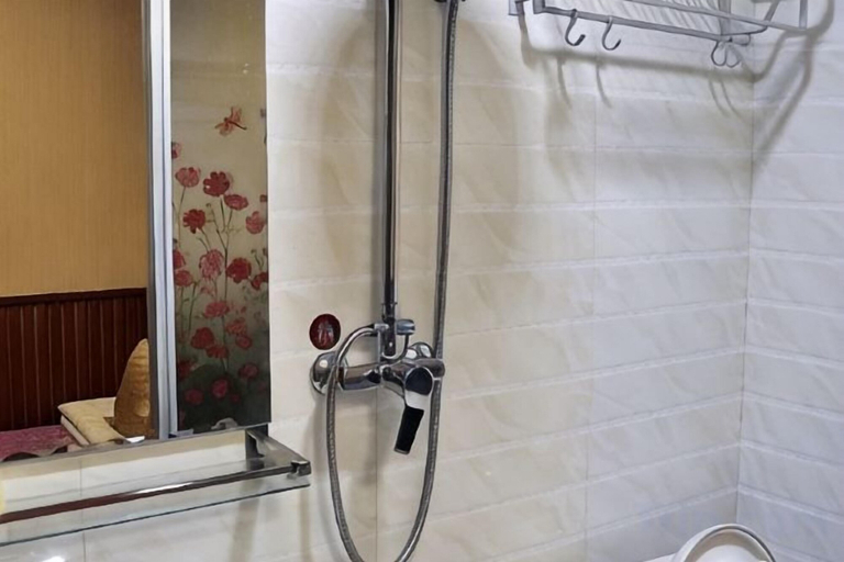 Bathroom, Yanji Jinmeng Inn, Yanbian Korean