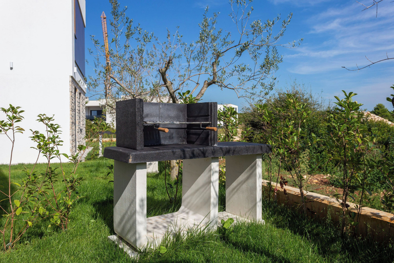 BBQ/picnic area 4, Villa Emma With Pool and sea view, Medulin