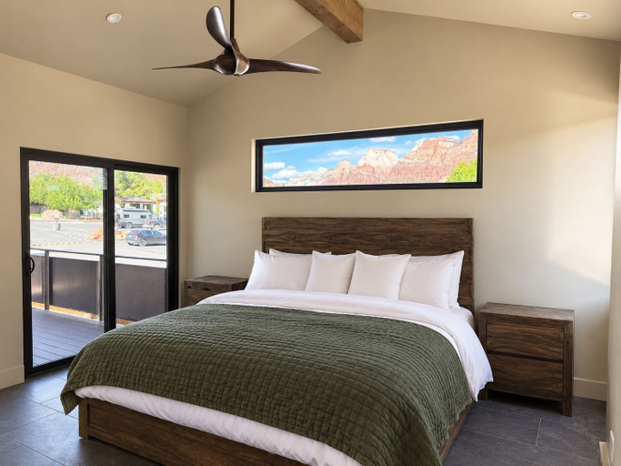 Room 3, Purple Sage Place, Washington