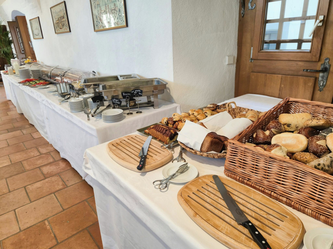 Breakfast buffet 3, Bodensee-Schloss Maurach, Bodenseekreis