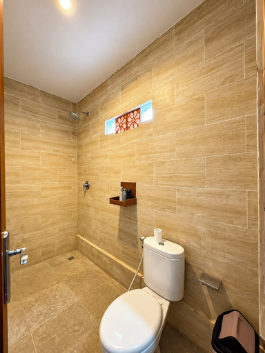 Bathroom 4, Pondok Juli Canggu, Badung