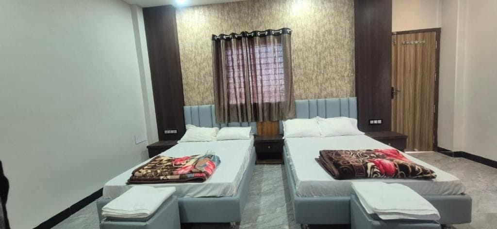 Room 5, Hotel Galaxy, Dhar
