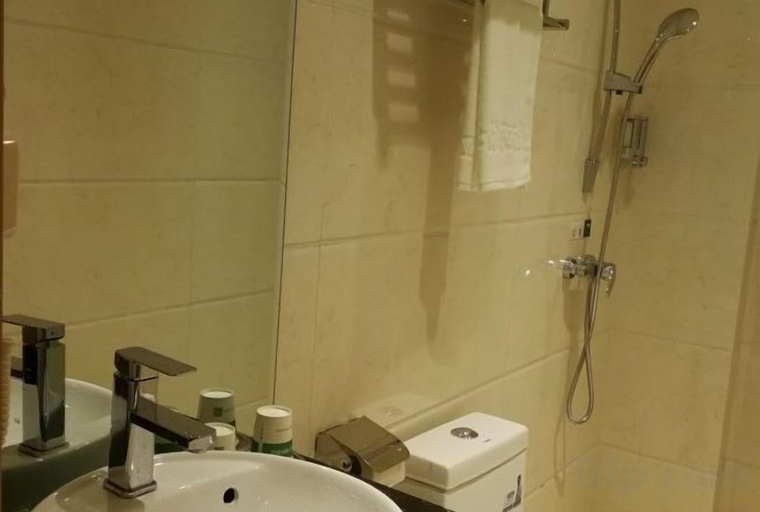Bathroom 4, yixijiudian, Baise