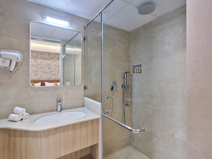Bathroom 4, Biznotel by Pride Motera, Gandhinagar