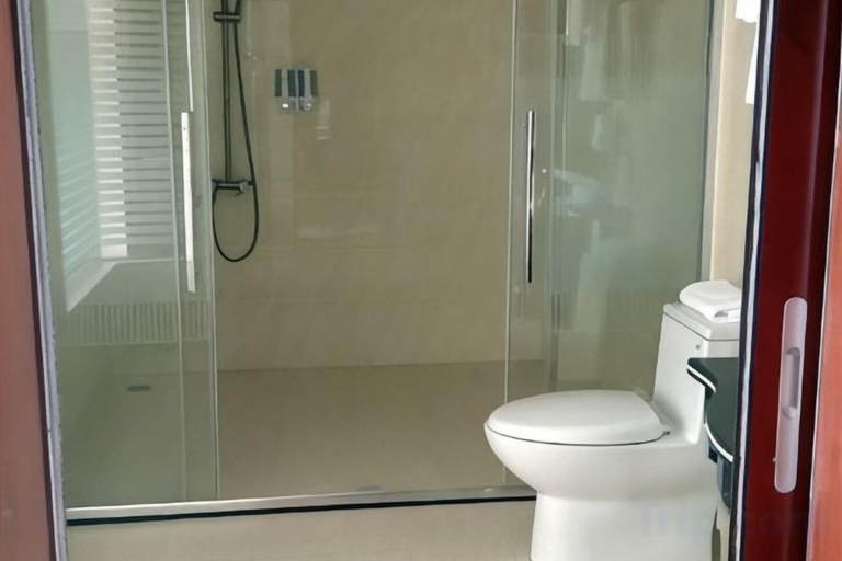 Bathroom 4, Jiaoling Shun'an Hotel, Meizhou
