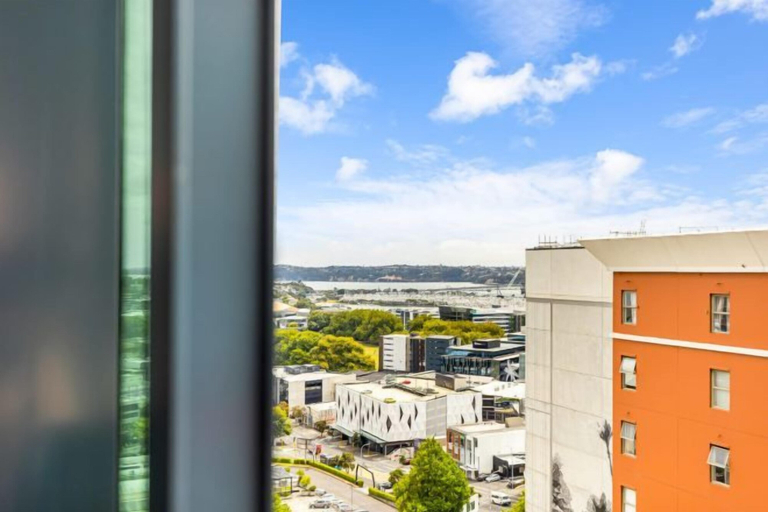 Others 5, Zodiak Stays: Cozy CBD 2BR Near Top Dining Spots, Waitakere