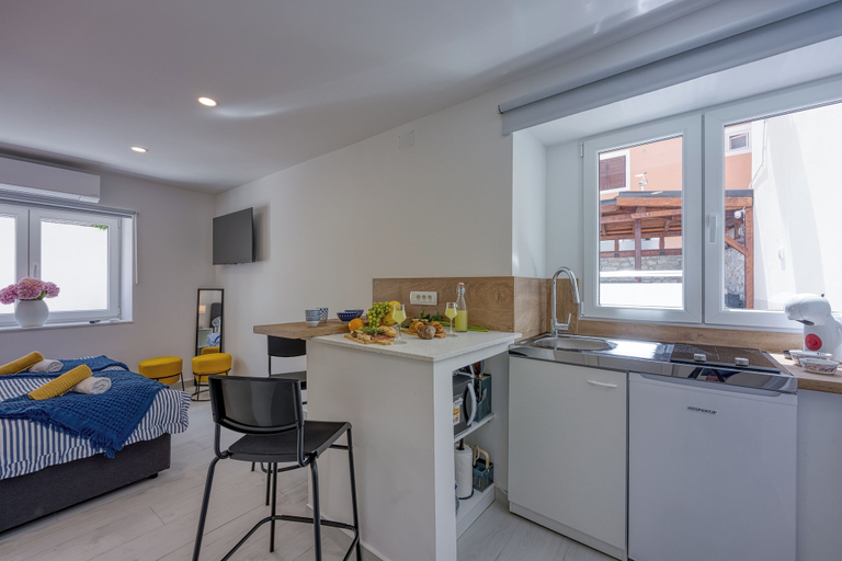 Private kitchenette 2, Mali Lošinj Summer Breeze, Mali Lošinj