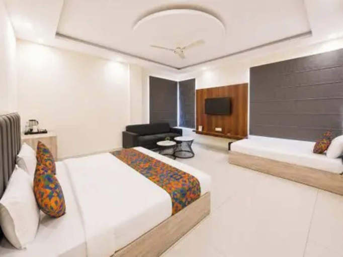 Bathroom 5, FabHotel K9 Regency, Sahibzada Ajit Singh Nagar