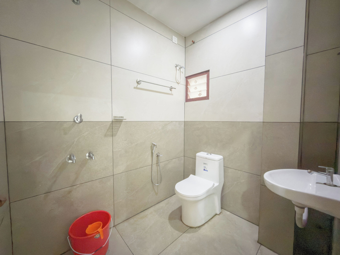 Bathroom 5, CASA GRAND, Ernakulam