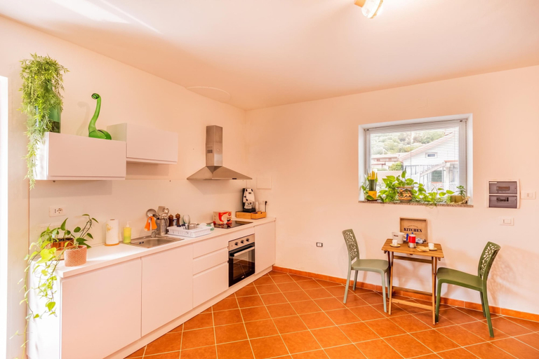 Private kitchen 3, Casa Floris 3 En-suite Doubles, Salerno