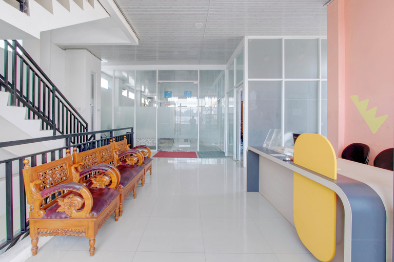 Lobby 2, Collection O near Adisutjipto Airport, Sleman