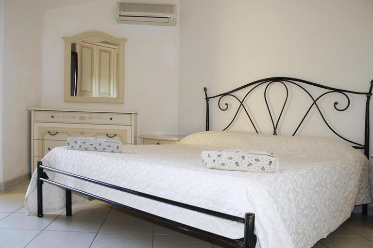Room 4, Apartment in a Seaside Resort, Cagliari