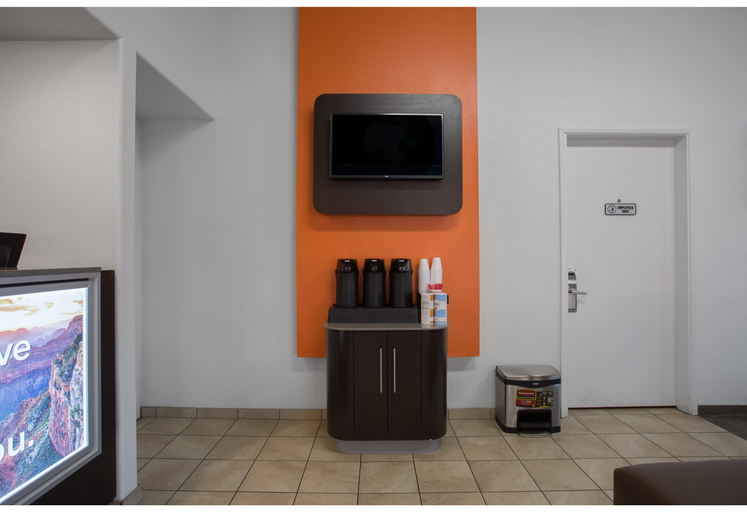 Public Area 5, Motel 6 Kingman, AZ - Route 66 West GA, Mohave