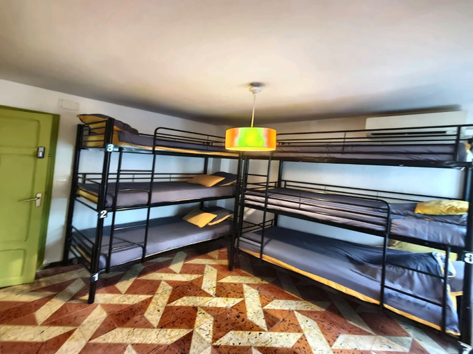 Bedroom 4, Hostel Élisée Perpignan, Pyrénées-Orientales