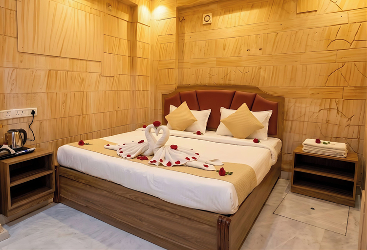 Bedroom 2, Batra Guest House, Varanasi