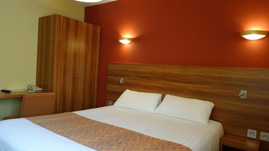 Bedroom 3, Hotel Regence, Alpes-Maritimes
