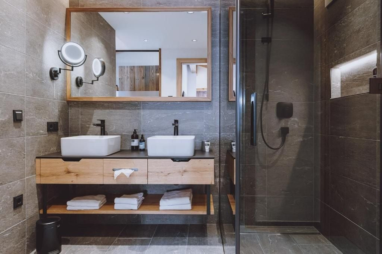 Bathroom 3, Zaglgut, Zell am See