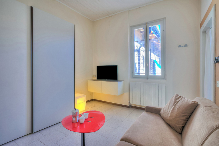 Living area 5, Apt. Gabriella: Studio in the Centre of Laveno, Varese