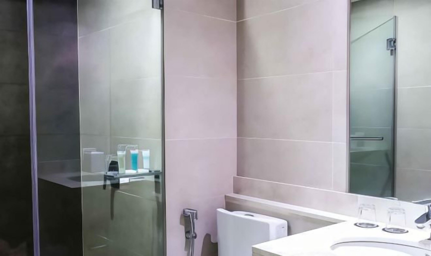 Bathroom, B Hotel Alabang, Muntinlupa