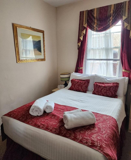 Bedroom 2, The Gordon House Hotel, Medway