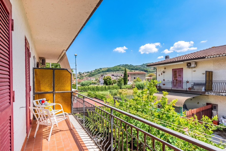Balcony 4, Casa Floris 3 En-suite Doubles, Salerno