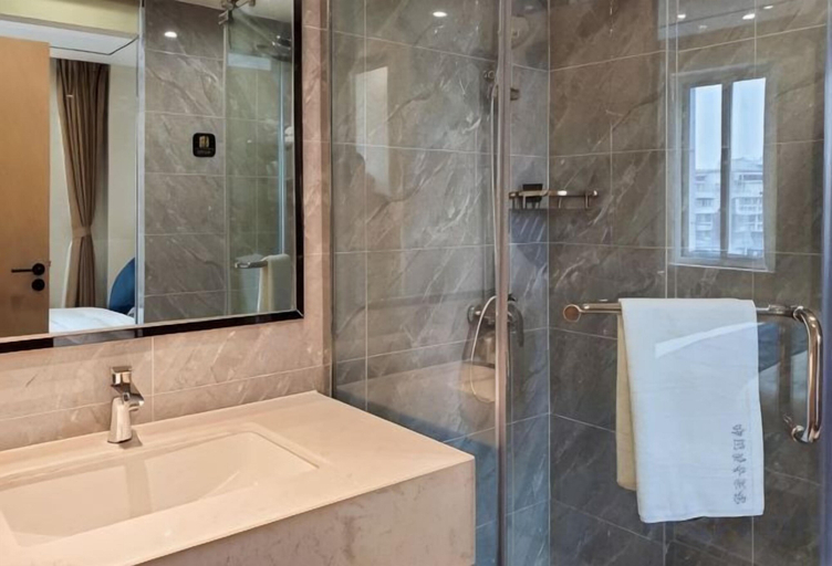 Bathroom, Zizhongchuan East Business Hotel, Neijiang]]