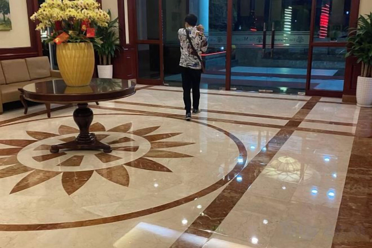 Lobby 2, The Manor 2 studio- free rooftop pool and free pick up for 5 nights, Ho Chi Minh City
