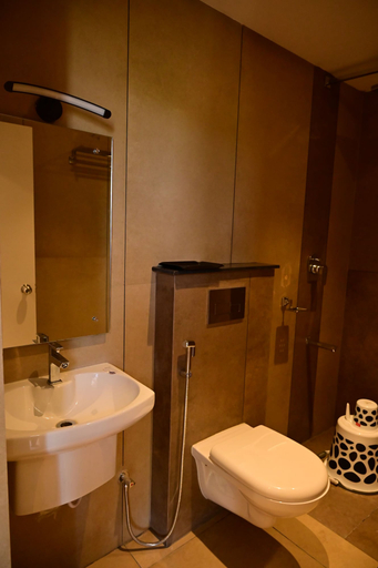 Bathroom 4, Grand One Tower, Chennai