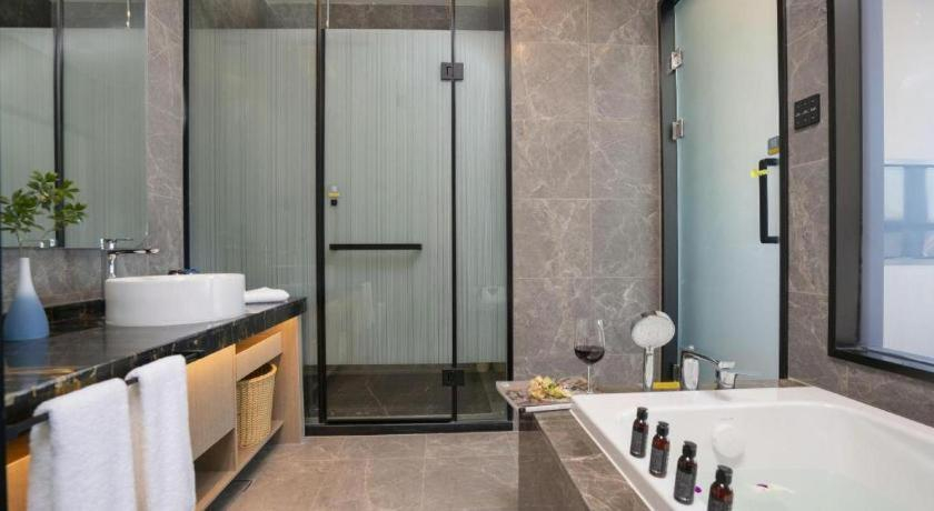 Bathroom 4, Kunming Guihua hotel, Kunming