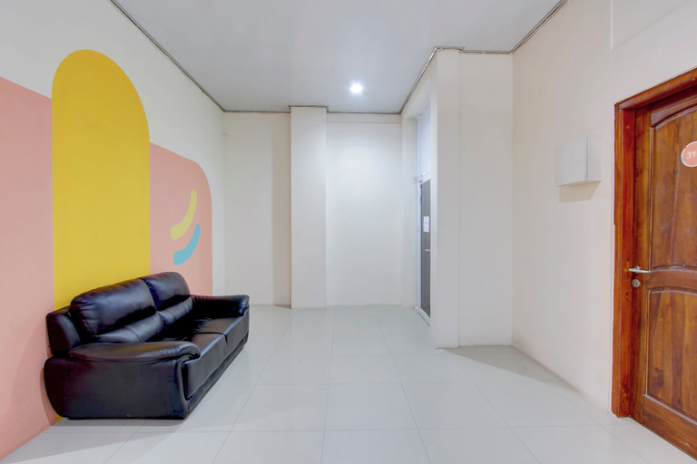 Lobby 3, Collection O near Adisutjipto Airport, Sleman