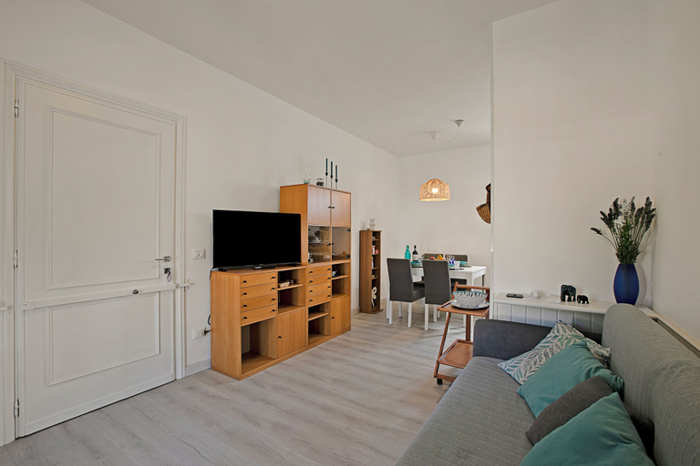 Living area 2, Elizabeth House-100m Lake & Priv.parking, Brescia